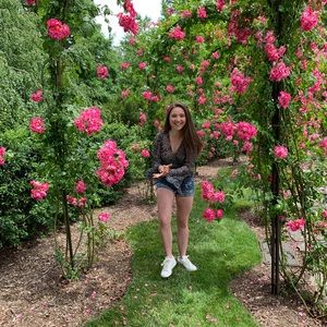 Meet your Posher, Sara